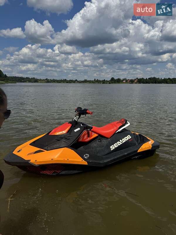 Гідроцикл спортивний BRP Spark 2018 в Житомирі фото Гідроцикл спортивний BRP Spark 2018 в Житомирі