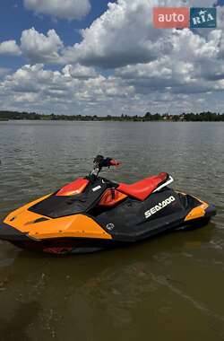 Гидроцикл спортивный BRP Spark 2018 в 