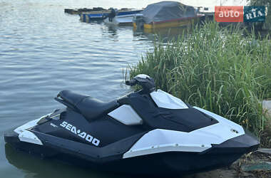 Гідроцикл спортивний BRP Spark 2016 в 