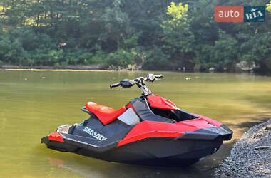Гідроцикл спортивний BRP Spark 2017 в 