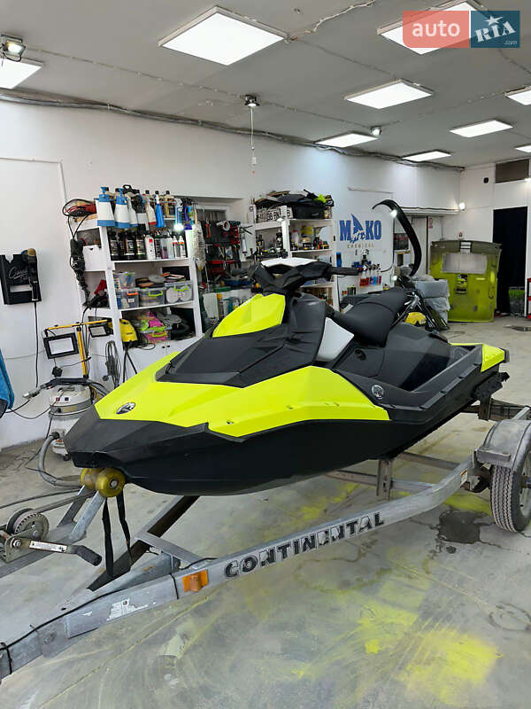Гидроцикл спортивный BRP Spark 2015 в Тернополе
