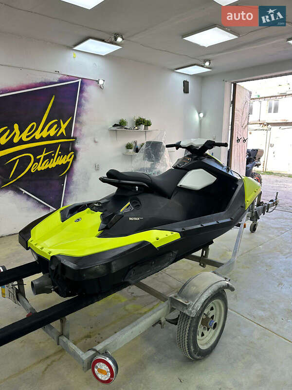 Гидроцикл спортивный BRP Spark 2015 в Тернополе