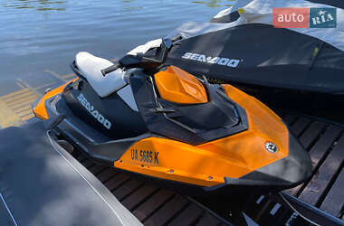 Гідроцикл туристичний BRP Spark 2014 в Дніпрі