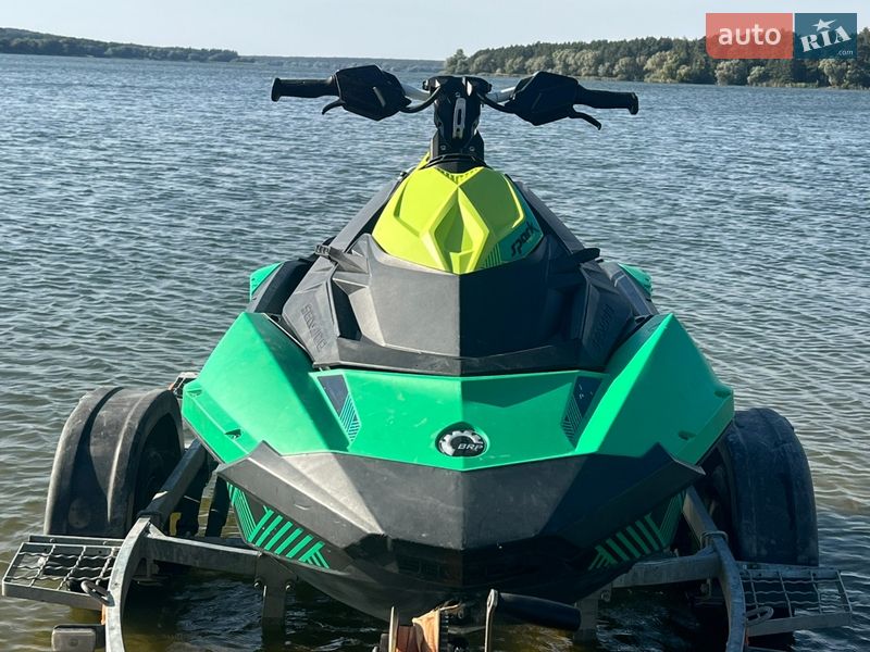 Гідроцикл спортивний BRP Spark 2020 в Ладижині