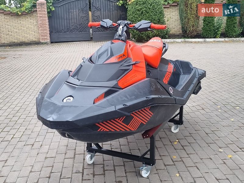 Гидроцикл туристический BRP Spark 2022 в Черновцах