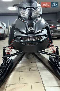 Гірські снігоходи BRP Summit 2016 в Надвірній