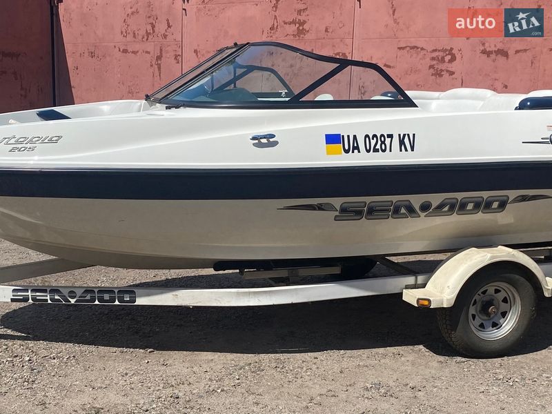 Катер BRP Utopia 2004 в Смілі