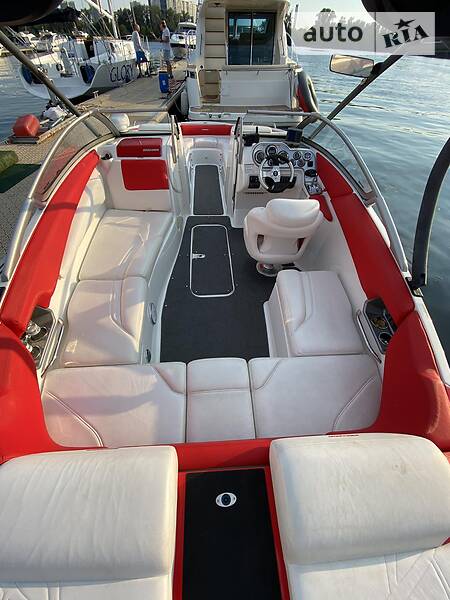 Катер BRP Wake 2010 в Киеве
