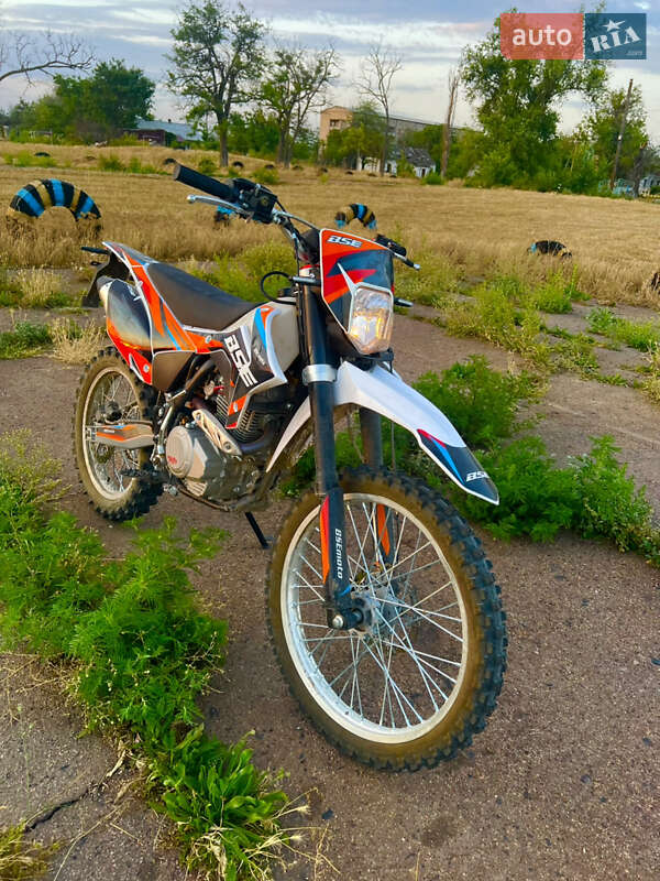 Мотоцикл Кросс BSE J3D 300 Enduro 2024 в 
