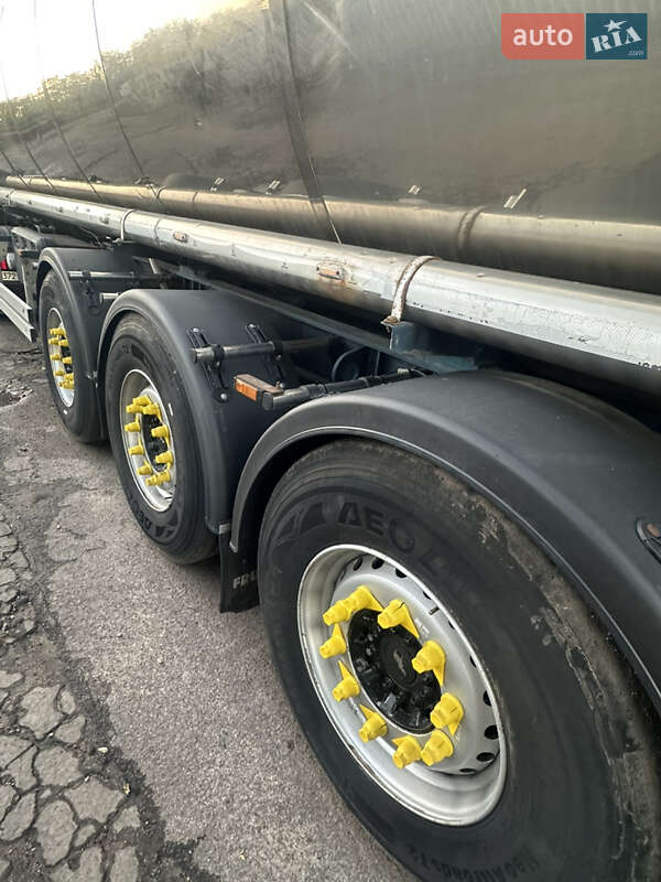 Цистерна напівпричіп BSL STC-1M 1994 в Кривому Озері
