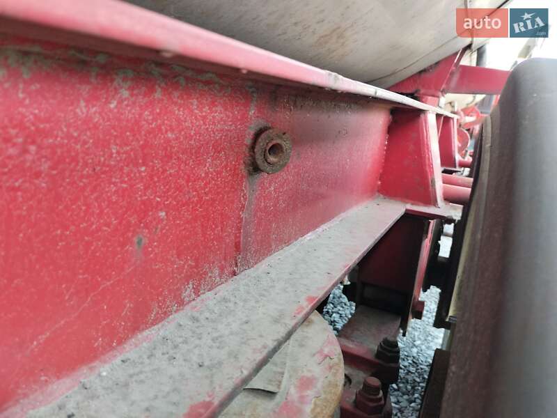 Цистерна полуприцеп BSLT BD 1987 в Луцке