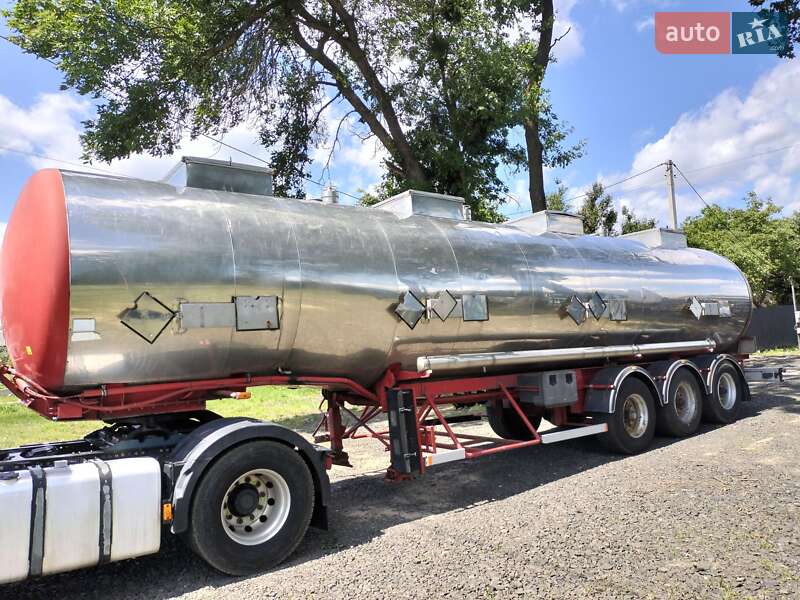 Цистерна полуприцеп BSLT BD 1987 в Луцке