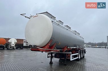 Цистерна полуприцеп BSLT BD 2000 в Черновцах