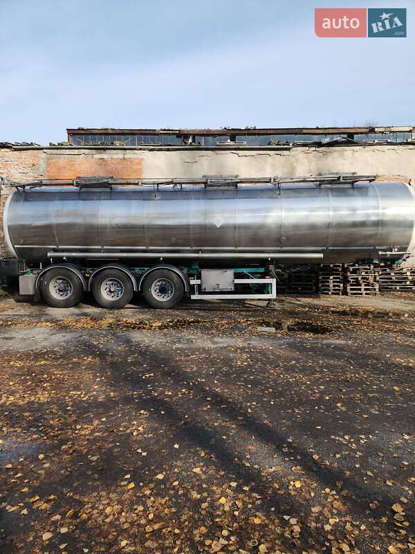 Цистерна полуприцеп BSLT STC 1999 в Ромнах