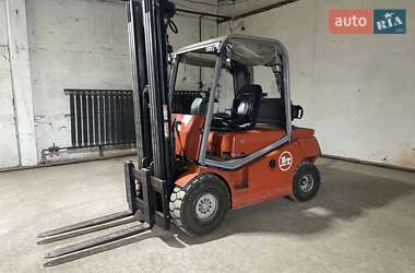 Вилочный погрузчик BT Toyota C4G250E 2006 в Чинадиево