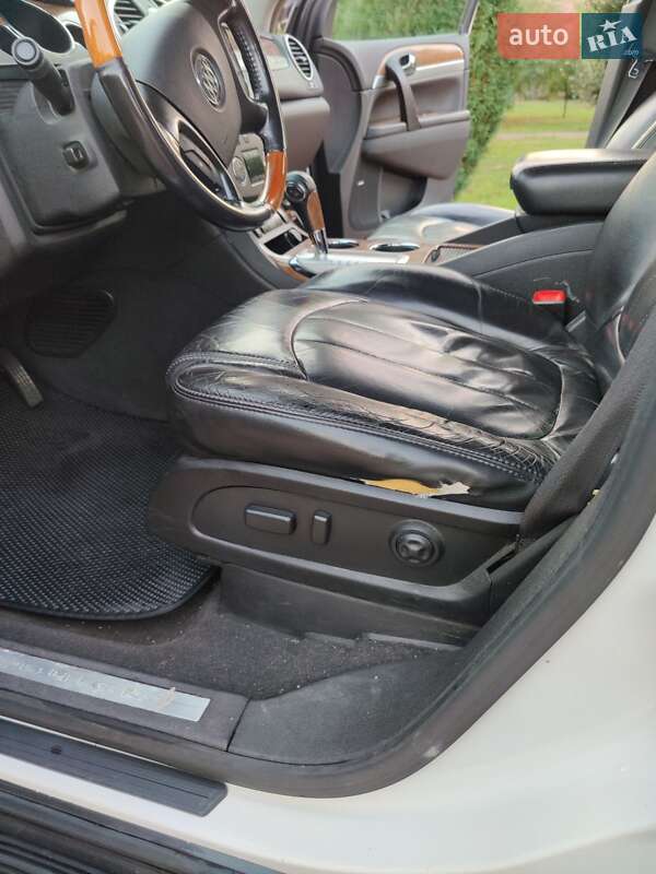 Внедорожник / Кроссовер Buick Enclave 2008 в Черновцах