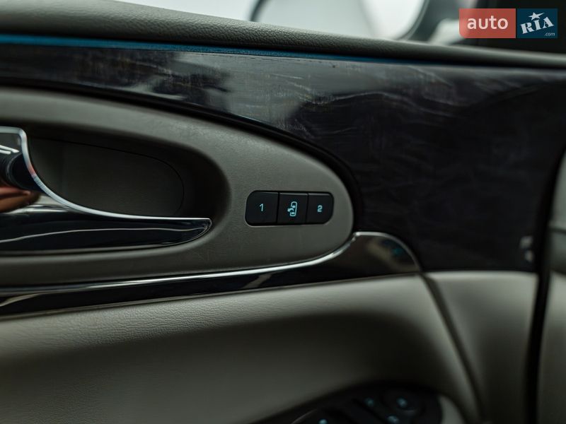 Позашляховик / Кросовер Buick Enclave 2017 в Києві фото 14 Позашляховик / Кросовер Buick Enclave 2017 в Києві