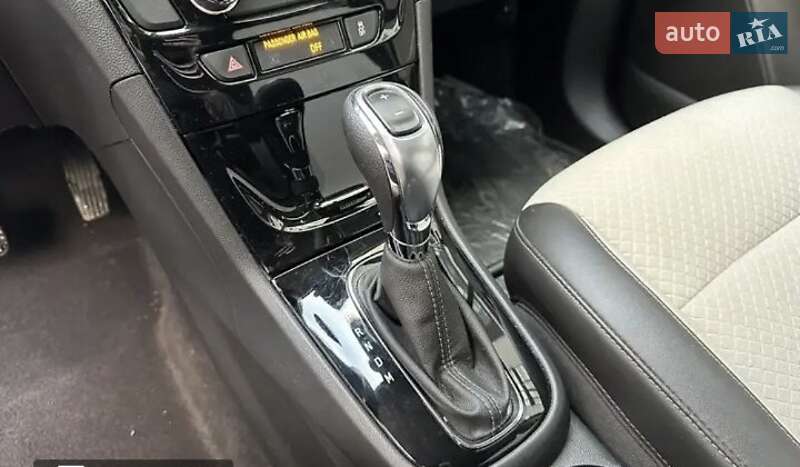 Внедорожник / Кроссовер Buick Encore 2017 в Калуше