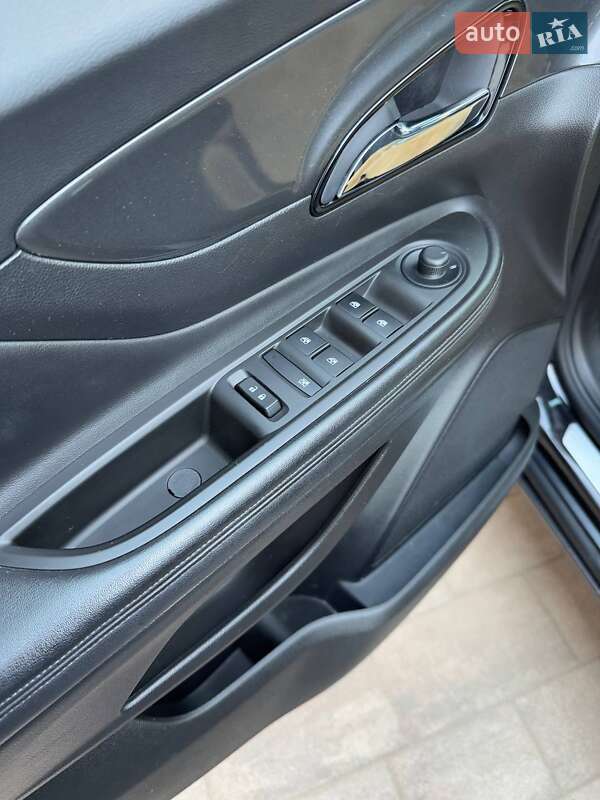 Позашляховик / Кросовер Buick Encore 2017 в Львові