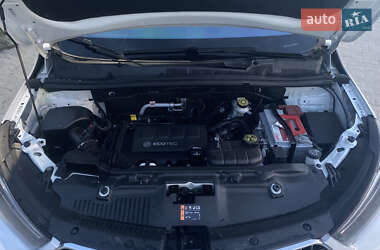 Внедорожник / Кроссовер Buick Encore 2017 в 