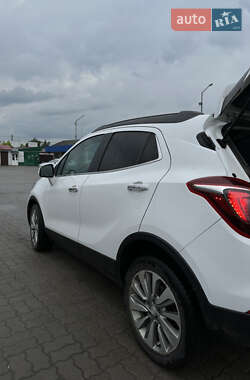 Позашляховик / Кросовер Buick Encore 2016 в 