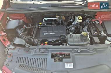 Позашляховик / Кросовер Buick Encore 2013 в 