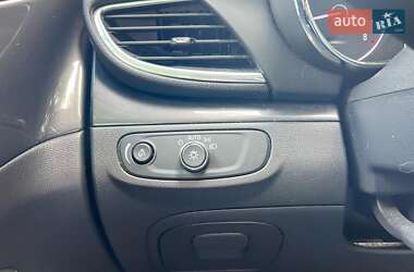 Внедорожник / Кроссовер Buick Encore 2017 в 