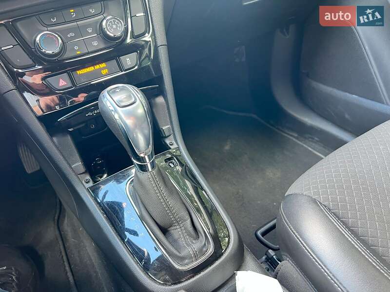 Внедорожник / Кроссовер Buick Encore 2017 в Киеве