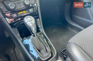 Внедорожник / Кроссовер Buick Encore 2017 в 