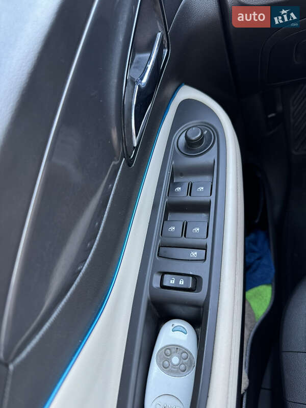 Позашляховик / Кросовер Buick Encore 2017 в Дніпрі