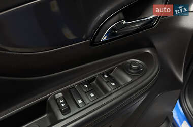Позашляховик / Кросовер Buick Encore 2016 в 