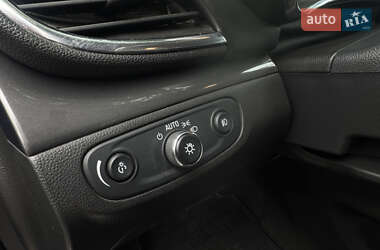 Позашляховик / Кросовер Buick Encore 2016 в 