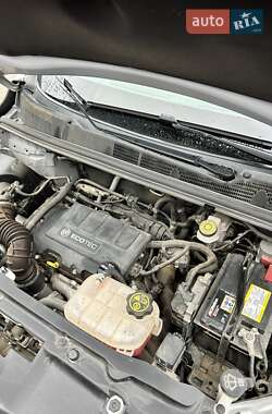 Позашляховик / Кросовер Buick Encore 2016 в 