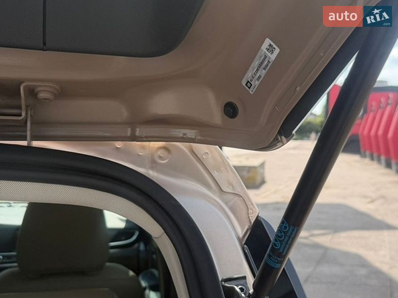 Позашляховик / Кросовер Buick Encore 2019 в Києві