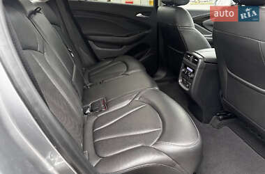 Позашляховик / Кросовер Buick Envision 2020 в 