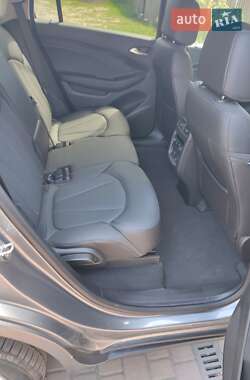 Позашляховик / Кросовер Buick Envision 2018 в 