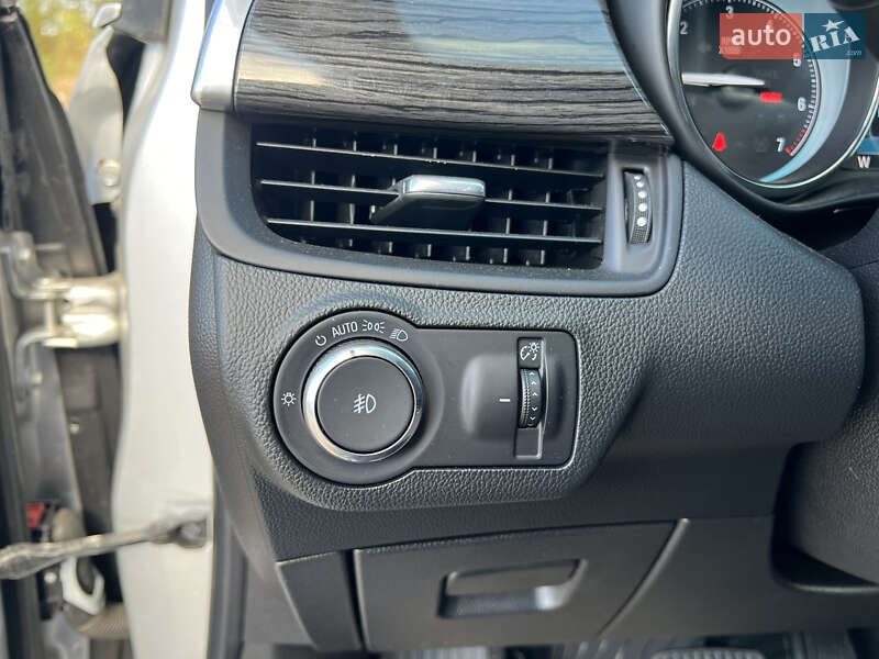 Внедорожник / Кроссовер Buick Envision 2017 в Полтаве