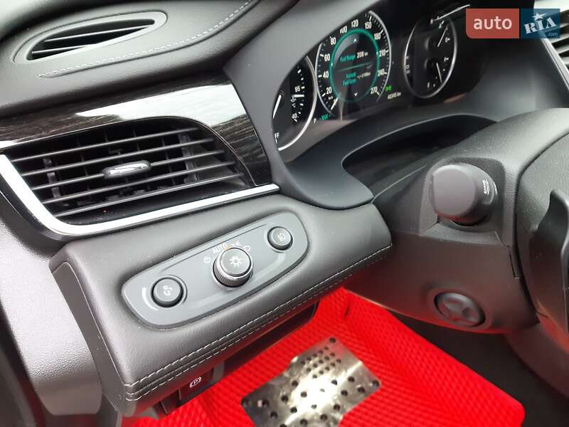 Седан Buick LaCrosse 2016 в Коростене