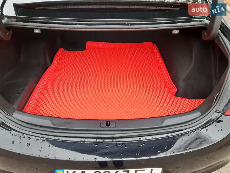 Седан Buick LaCrosse 2016 в Коростене