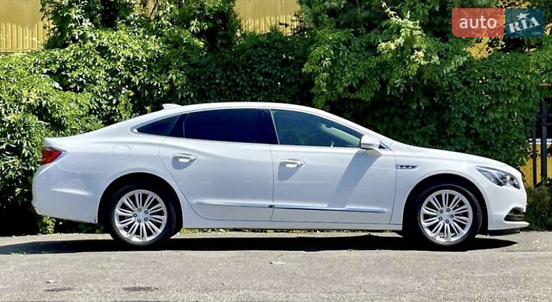 Седан Buick LaCrosse 2018 в Киеве