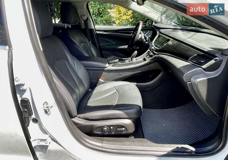 Седан Buick LaCrosse 2018 в Киеве