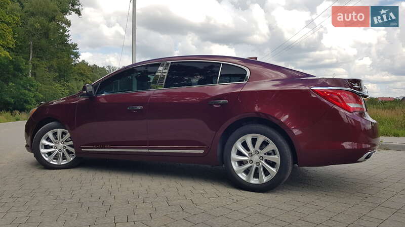 Седан Buick LaCrosse 2015 в Городке