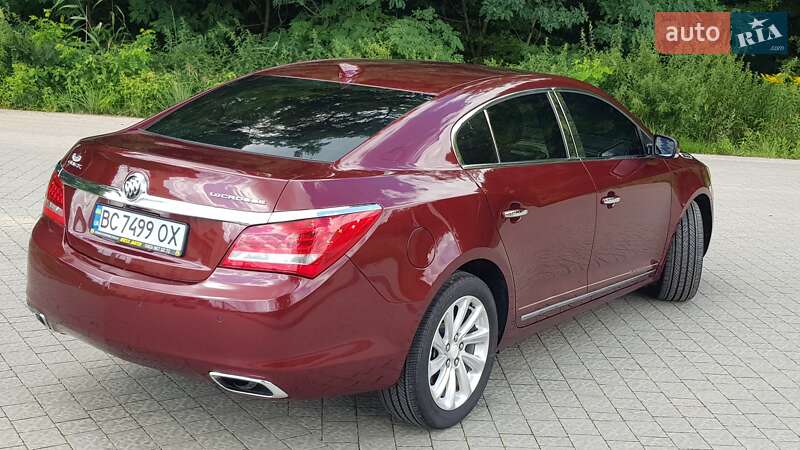 Седан Buick LaCrosse 2015 в Городке