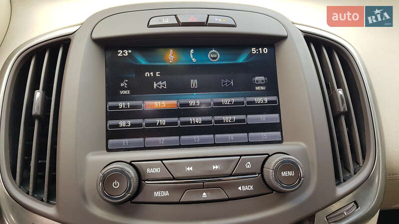 Седан Buick LaCrosse 2015 в Городке