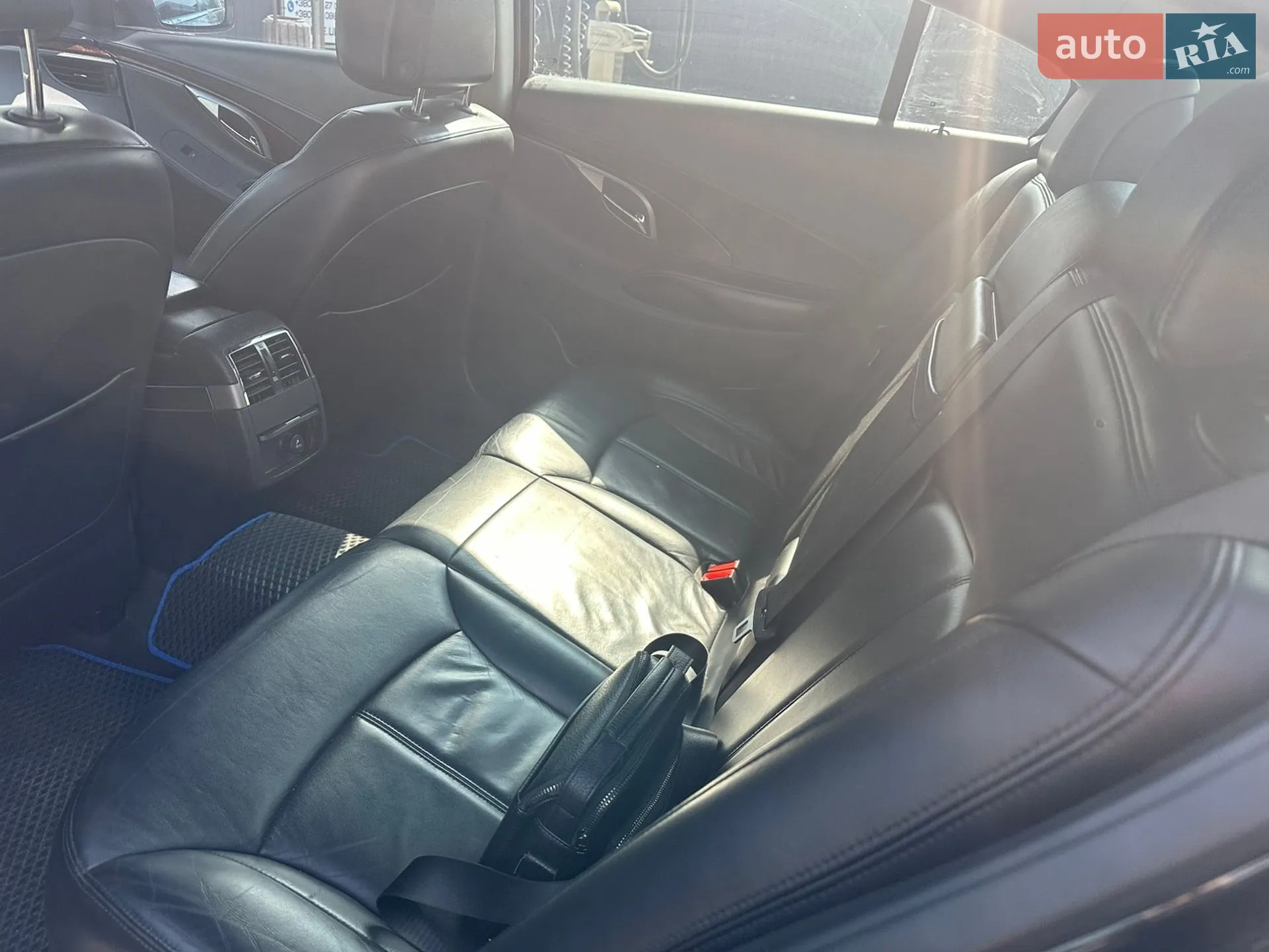 2011 Buick LaCrosse - мініатюра 21