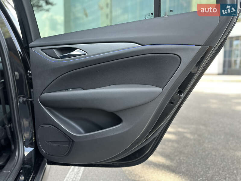 Седан Buick Regal 2018 в Киеве