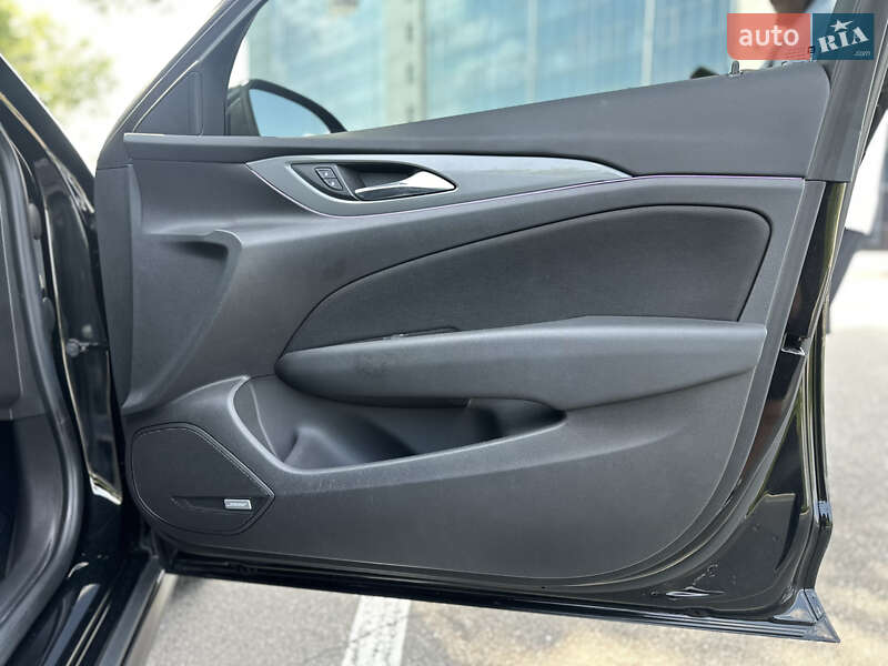 Седан Buick Regal 2018 в Киеве