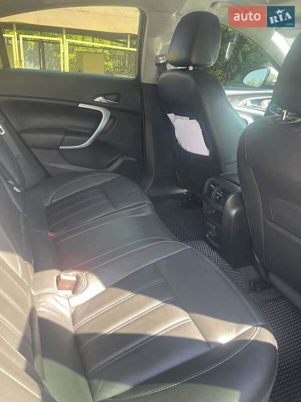 Седан Buick Regal 2014 в Кривом Роге
