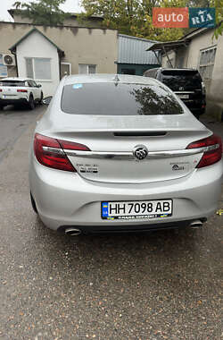 Седан Buick Regal 2015 в 