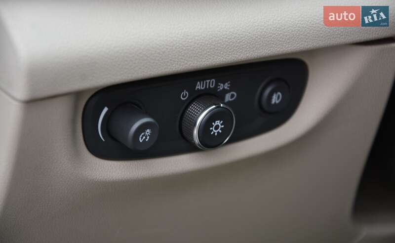 Седан Buick Regal 2018 в Киеве фото 24 Седан Buick Regal 2018 в Киеве